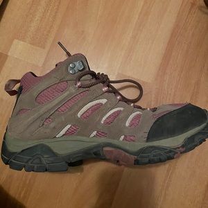 Merrell Moab II mid hiking boots